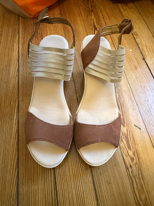Dress shoes